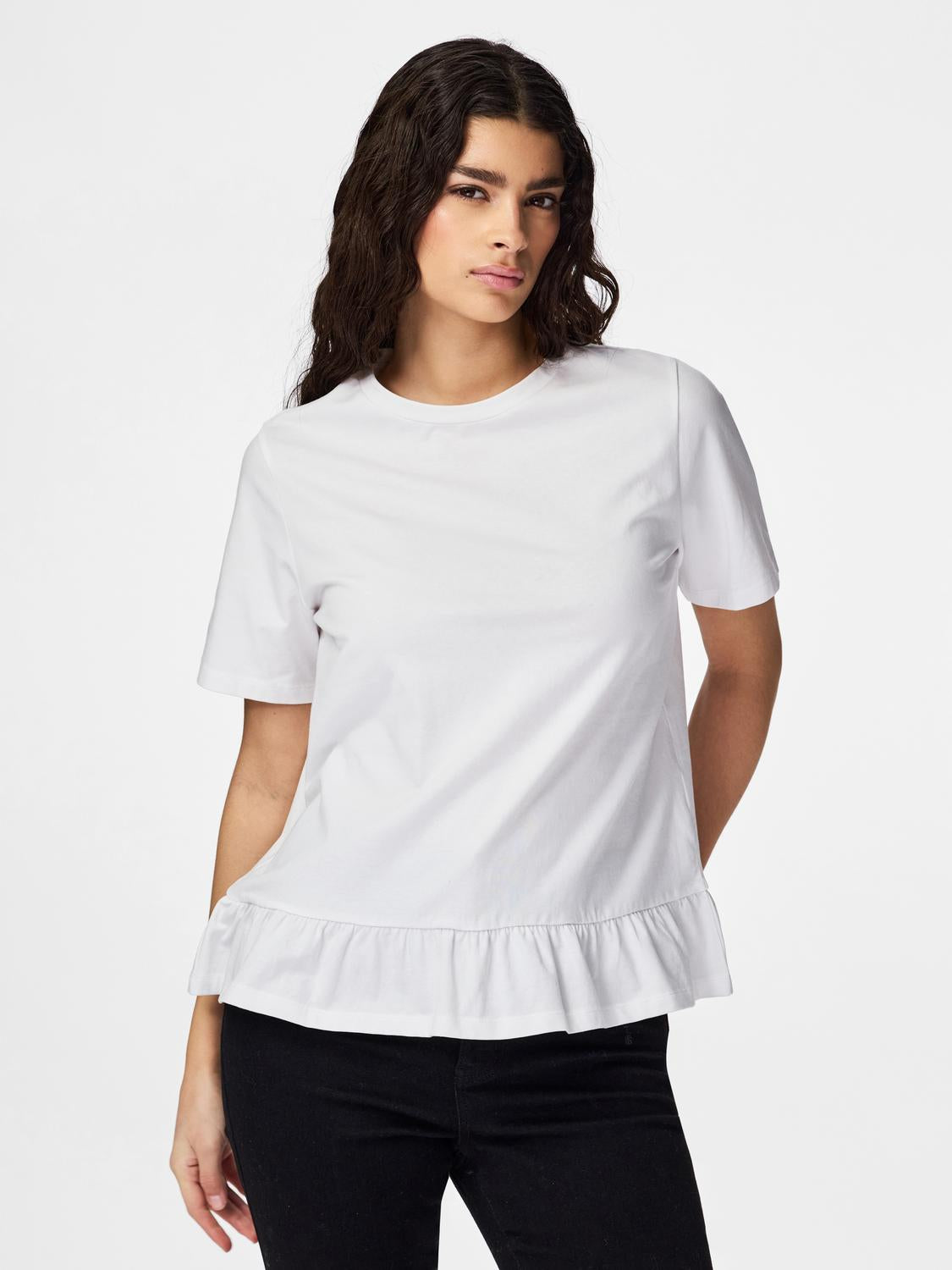 model_shot-front